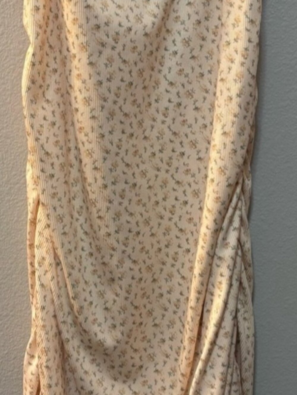💜$2 Deals- Light Floral Medium Ruched Slip Dress‎ in Cream